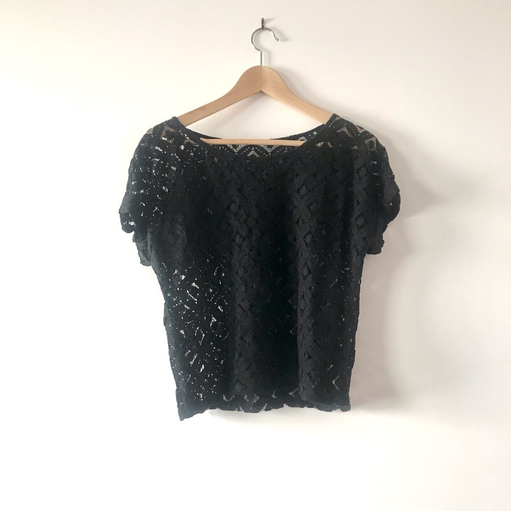 Black Lace Boxy Slightly Cropped Tee Forever 21 Size Medium